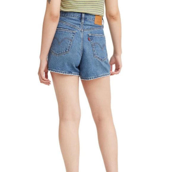 {Levi's} 90s Y2K High Loose Denim Jean Shorts in Medium Wash, Sold at Aritzia - Picture 8 of 15